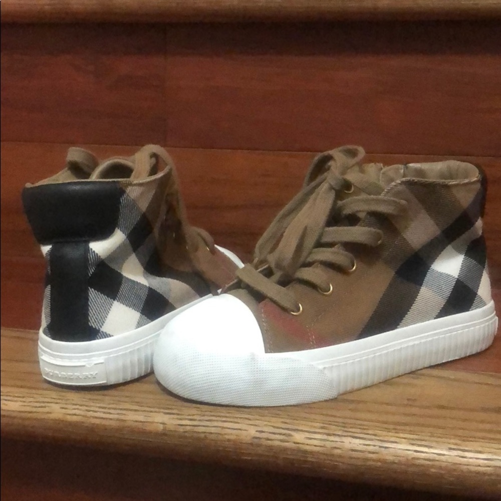 Kids Burberry High Top Sneakers size 29